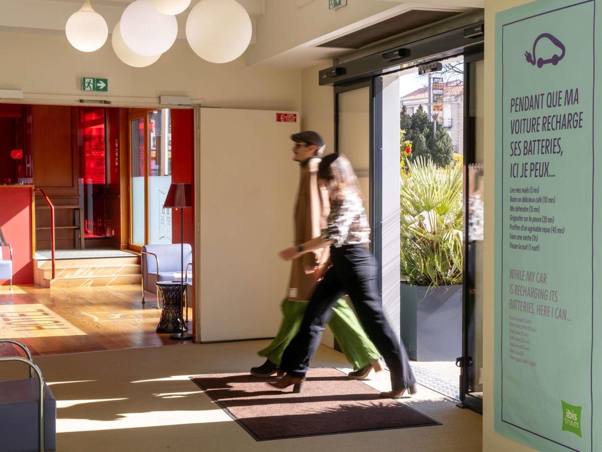 Ibis Styles Le Puy En Velay Hotell Eksteriør bilde